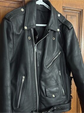 Leather Biker Motorcycle Jacket. Measurements in pics. Excellent